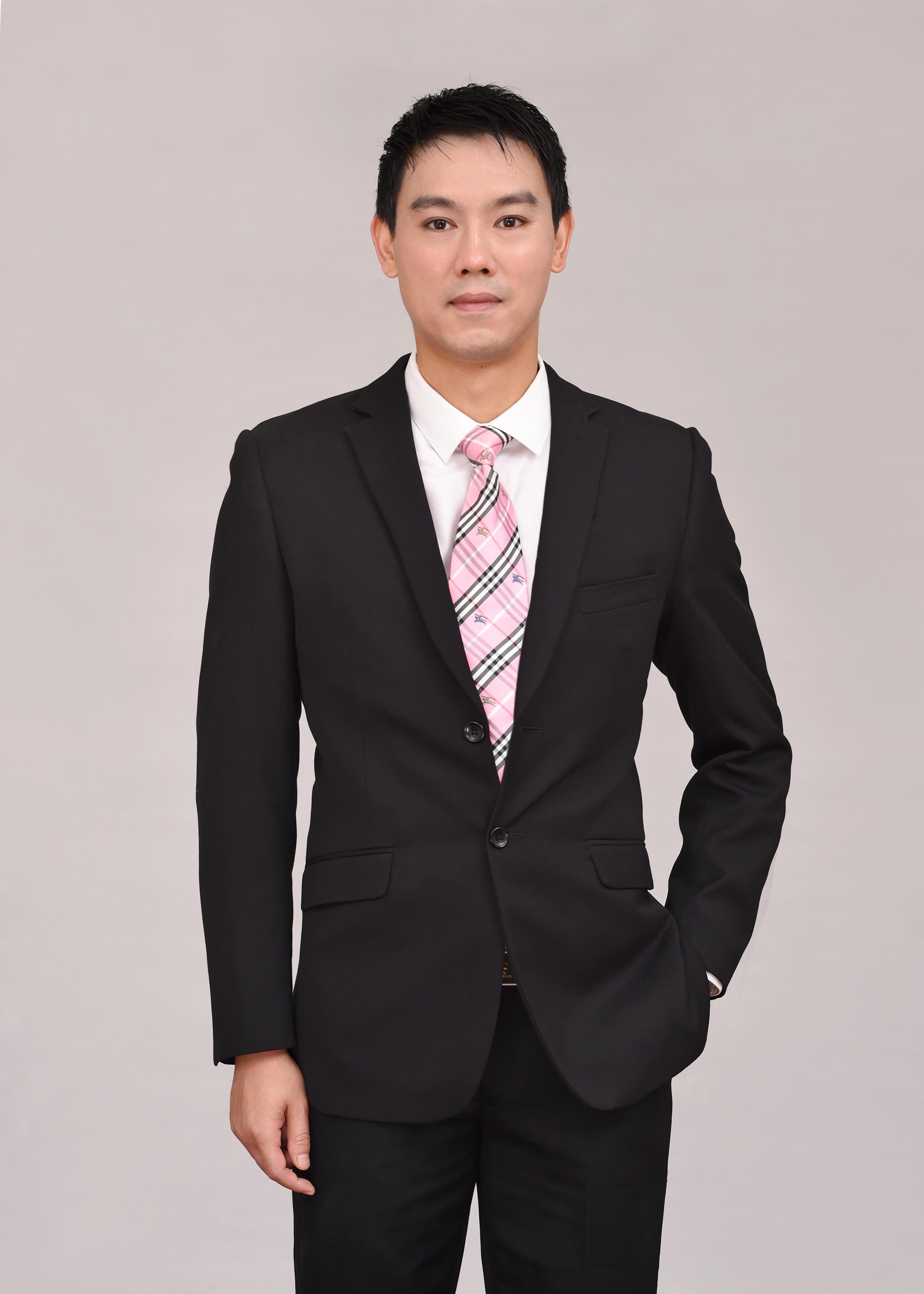 秦予白设计总监
